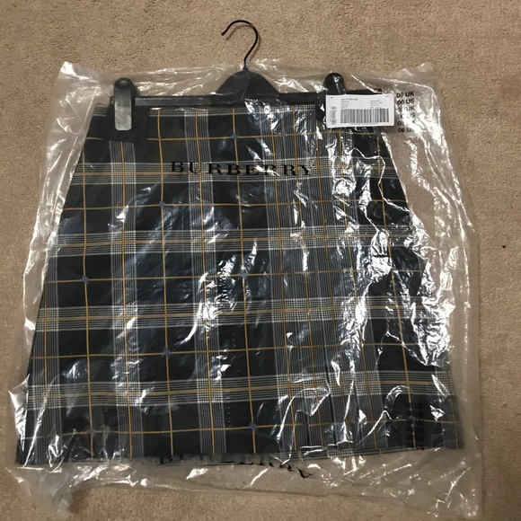Burberry blue pleated tartan mini skirt - Picture 2 of 4